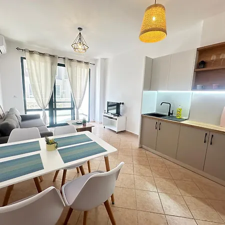 City Beach Apartment * Дуррес