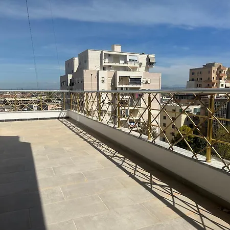City Beach Apartment Апартаменты