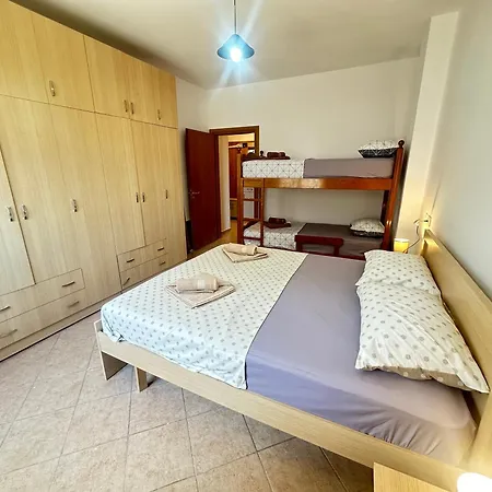 City Beach Apartment *